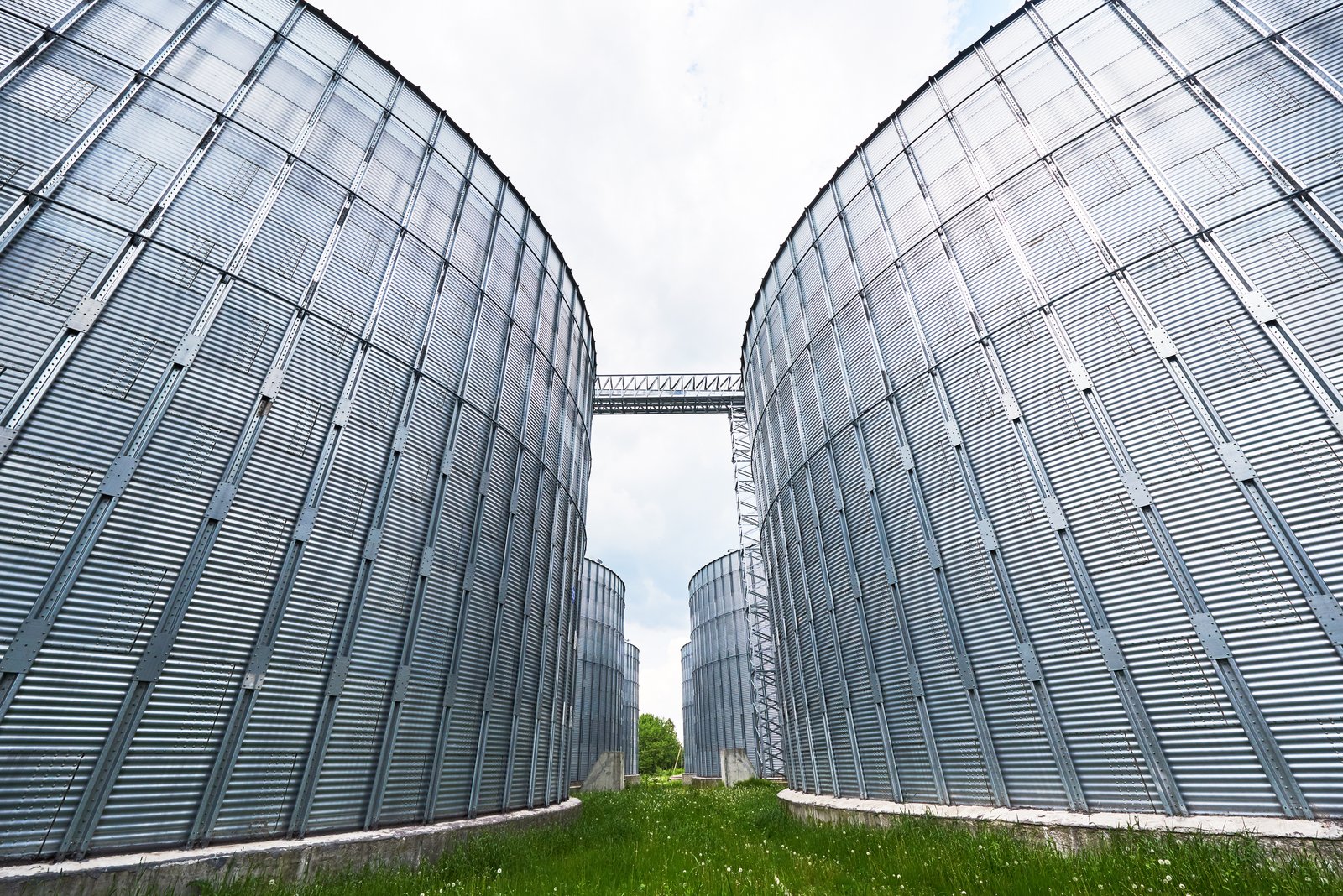 Silo Manufacturers A Guide Selecting the right Silo for Your Storage Needs using rcrisp Solutions